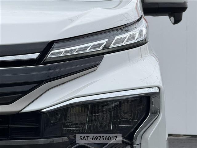 Toyota VOXY 2023-08 8039073-26