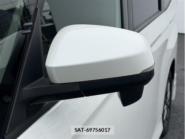 Toyota VOXY 2023-08 8039073-29