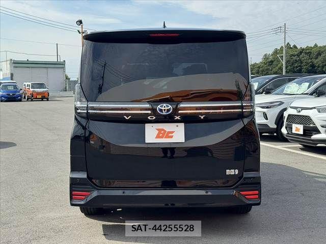 Toyota VOXY 2022-09 8039063-13