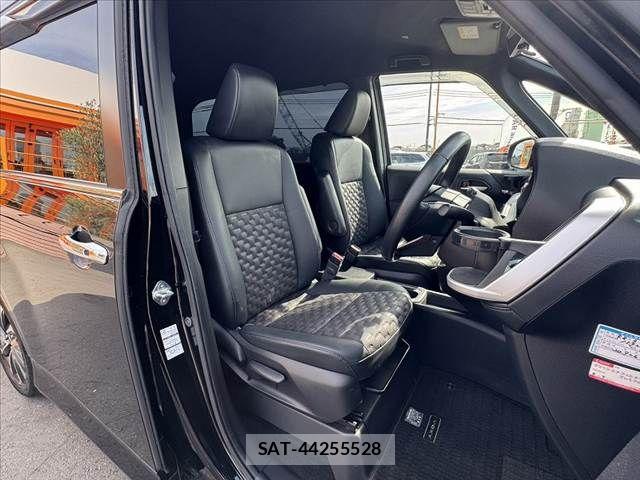 Toyota VOXY 2022-09 8039063-15