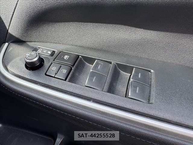 Toyota VOXY 2022-09 8039063-24