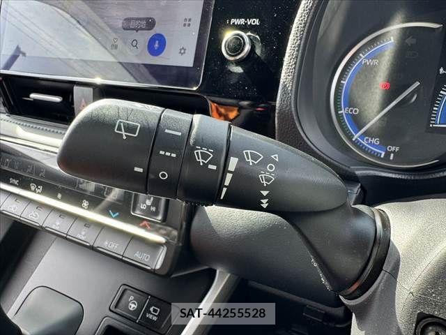 Toyota VOXY 2022-09 8039063-25