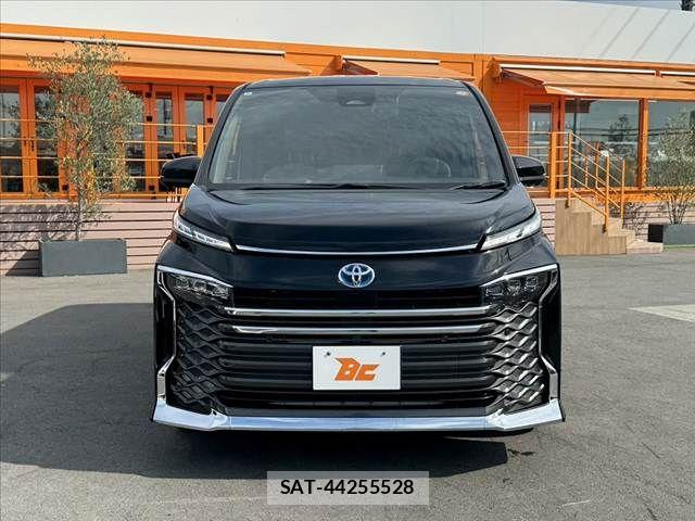 Toyota VOXY 2022-09 8039063-8