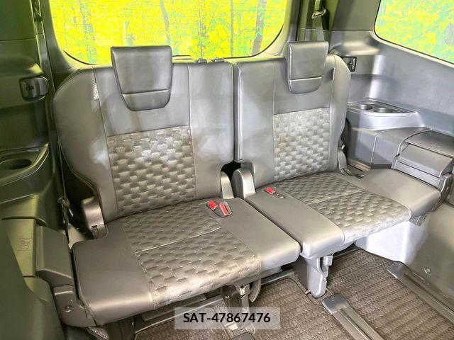 Toyota VOXY 2024-10 8039060-9