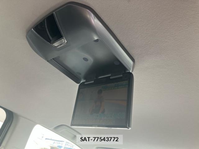 Toyota VOXY 2011-08 8039113-9