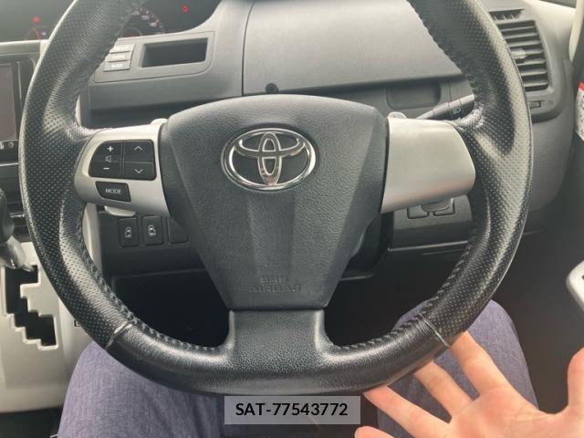 Toyota VOXY 2011-08 8039113-12