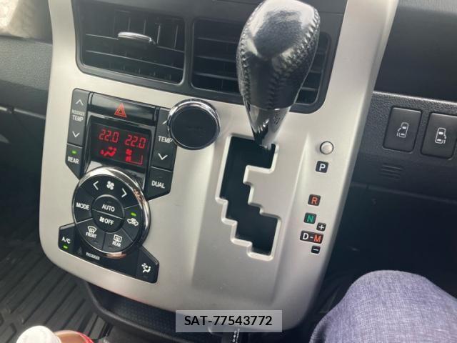 Toyota VOXY 2011-08 8039113-14