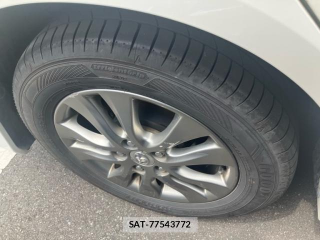 Toyota VOXY 2011-08 8039113-4