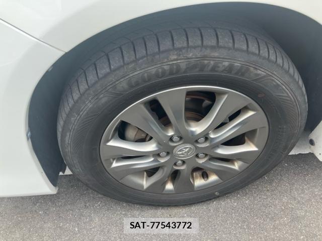 Toyota VOXY 2011-08 8039113-5