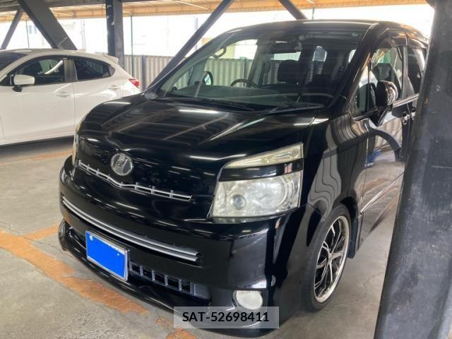 Toyota VOXY 2009-11 8039103-1