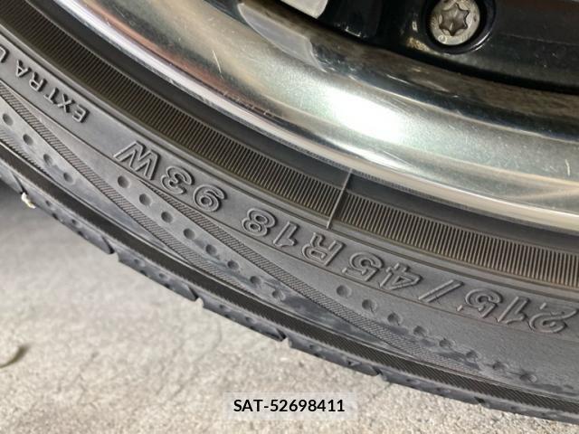 Toyota VOXY 2009-11 8039103-7