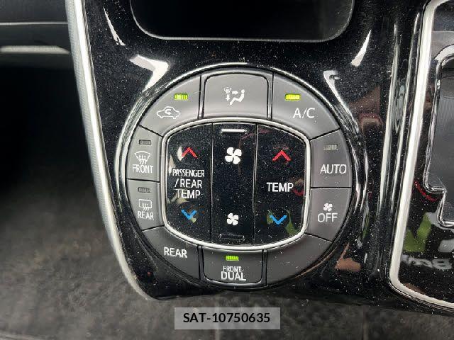 Toyota VOXY 2019-02 8039082-14