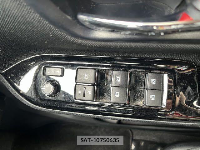 Toyota VOXY 2019-02 8039082-24