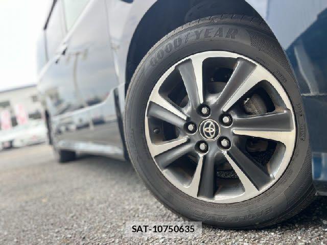 Toyota VOXY 2019-02 8039082-26