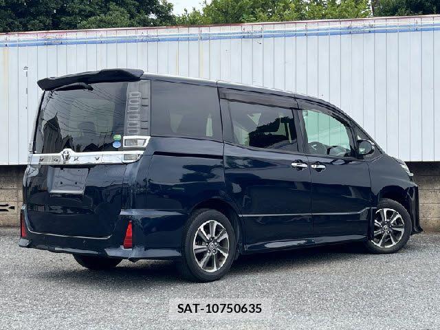 Toyota VOXY 2019-02 8039082-2