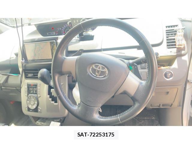 Toyota VOXY 2007-07 8039120-18