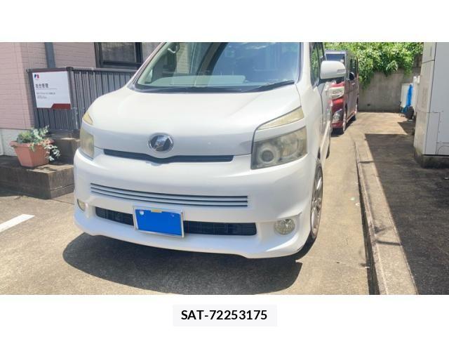 Toyota VOXY 2007-07 8039120-1