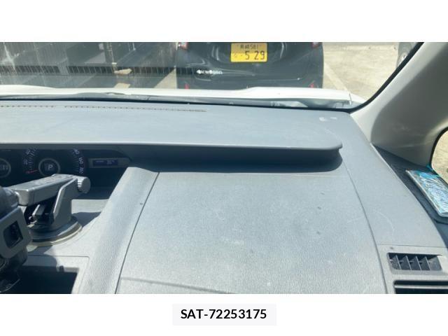 Toyota VOXY 2007-07 8039120-19