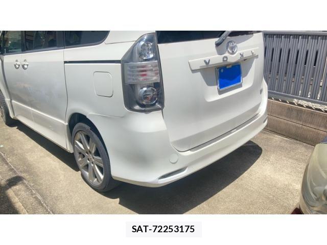 Toyota VOXY 2007-07 8039120-3