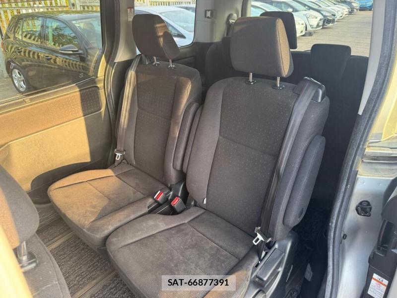 Toyota VOXY HYBRID 2014-06 1289512-9