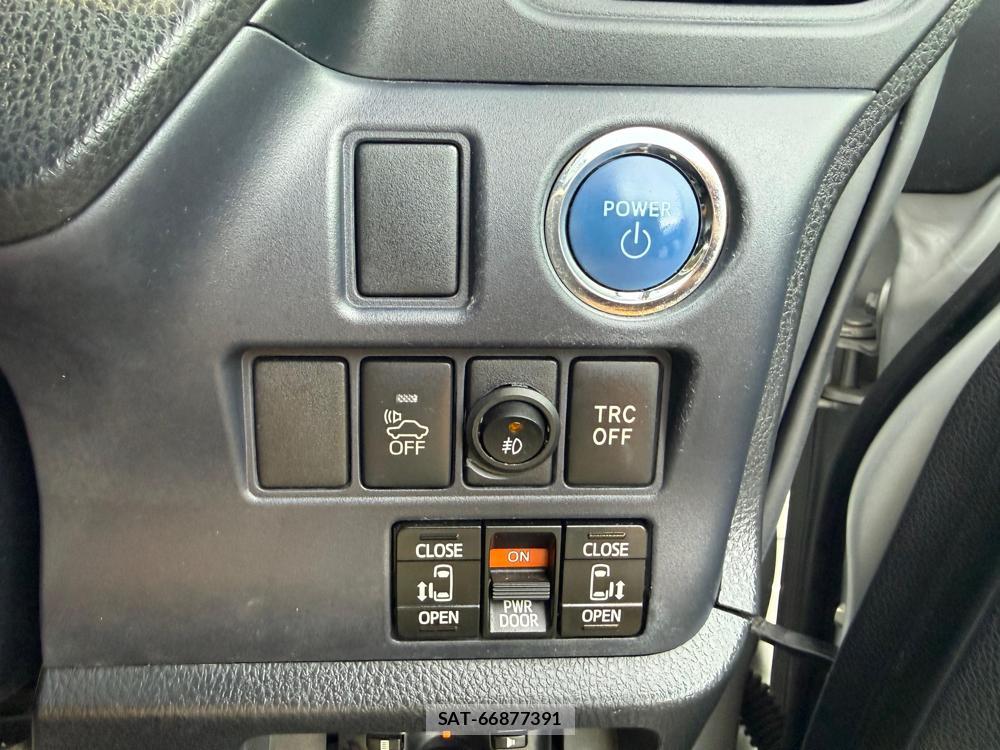 Toyota VOXY HYBRID 2014-06 1289512-17