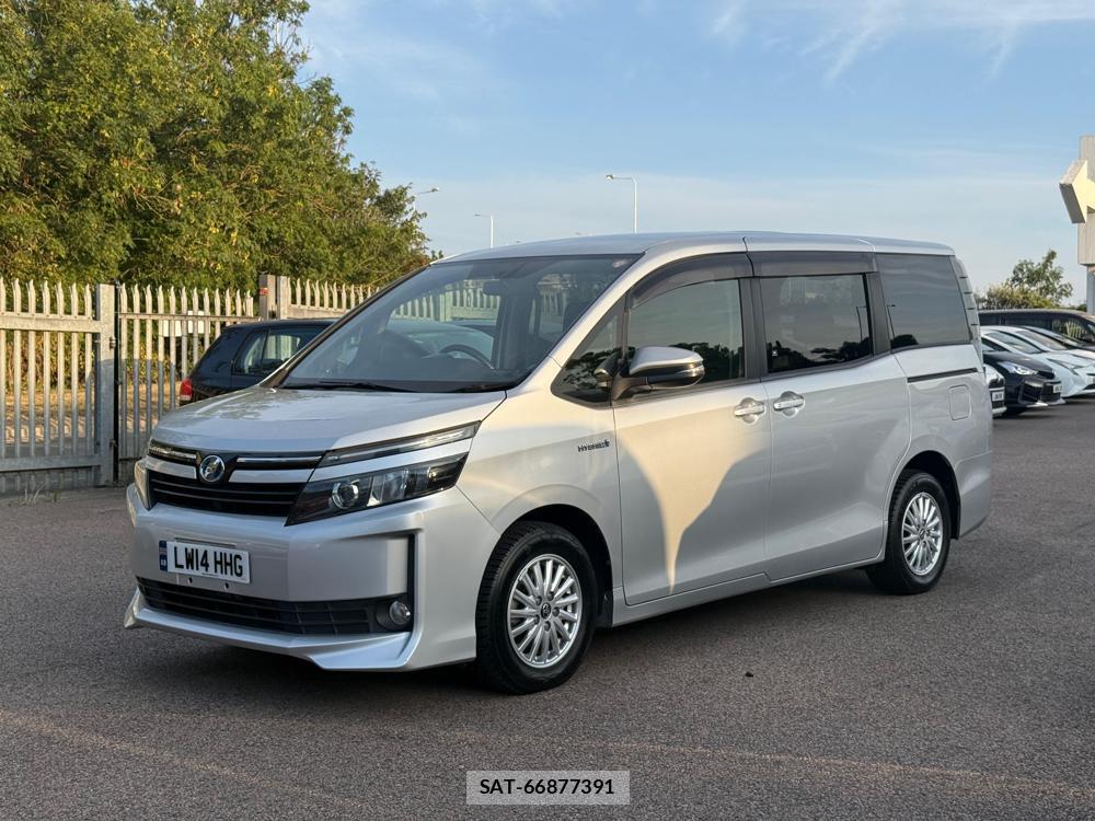 Toyota VOXY HYBRID 2014-06 1289512-1