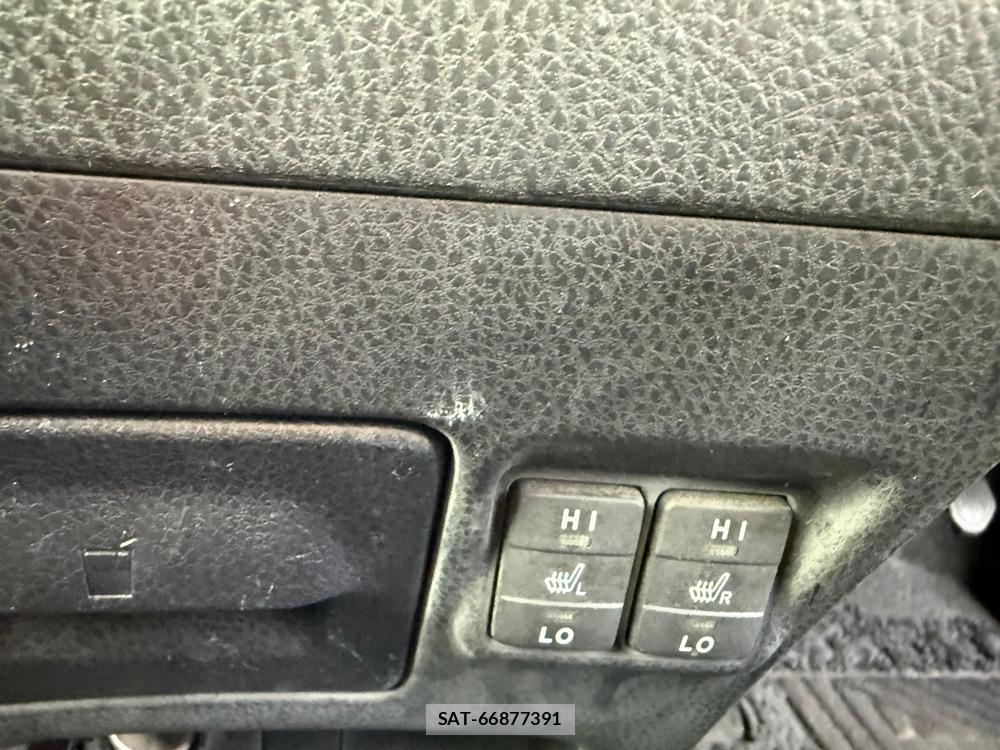 Toyota VOXY HYBRID 2014-06 1289512-22