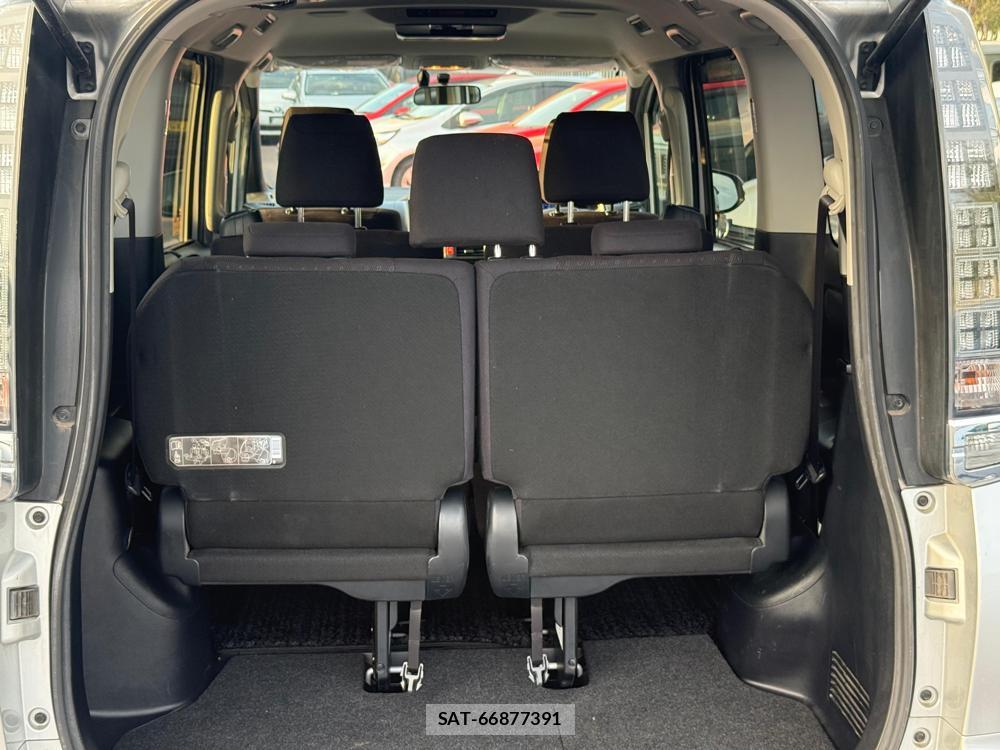 Toyota VOXY HYBRID 2014-06 1289512-31
