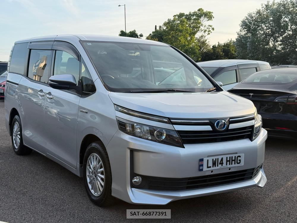 Toyota VOXY HYBRID 2014-06 1289512-5
