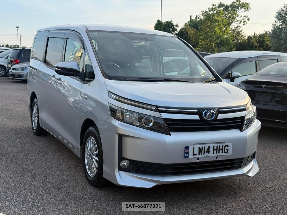 Toyota VOXY HYBRID 2014-06 1289512-6