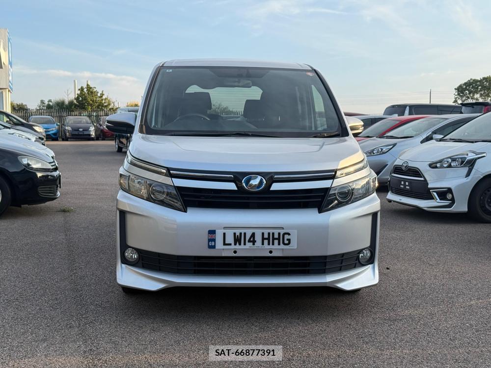 Toyota VOXY HYBRID 2014-06 1289512-7