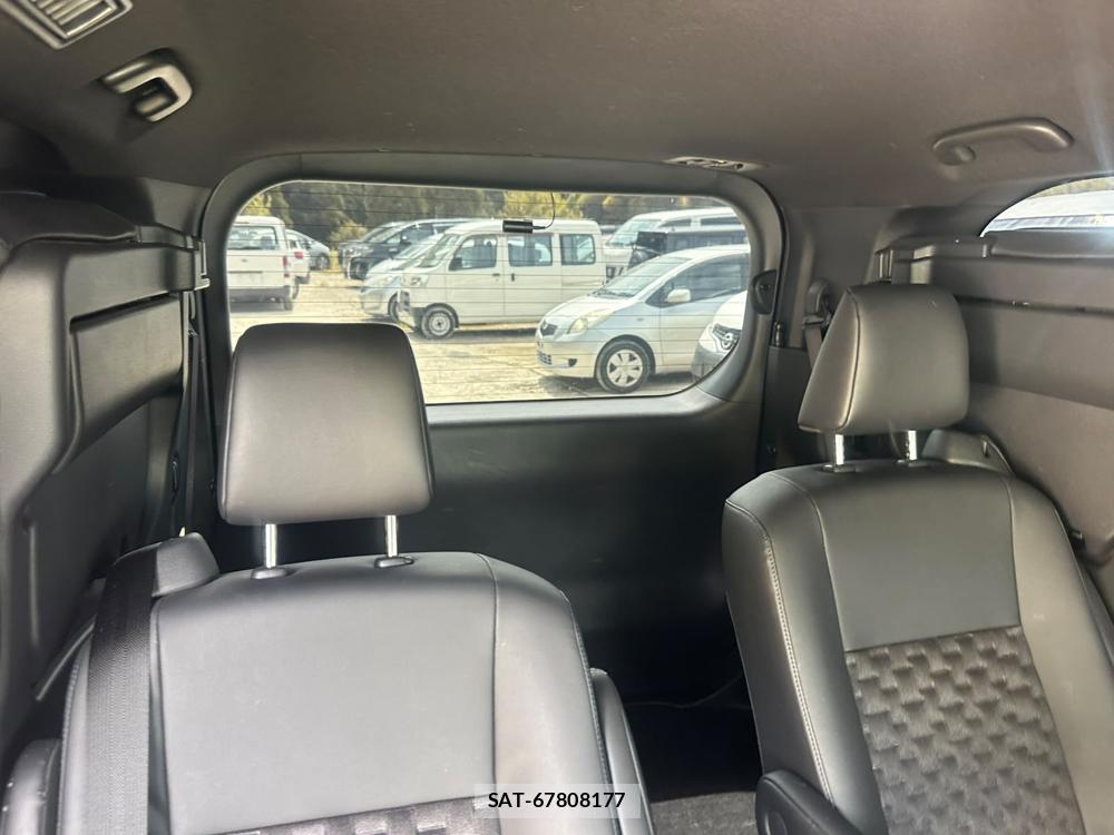 Toyota VOXY 2023 6820151-22