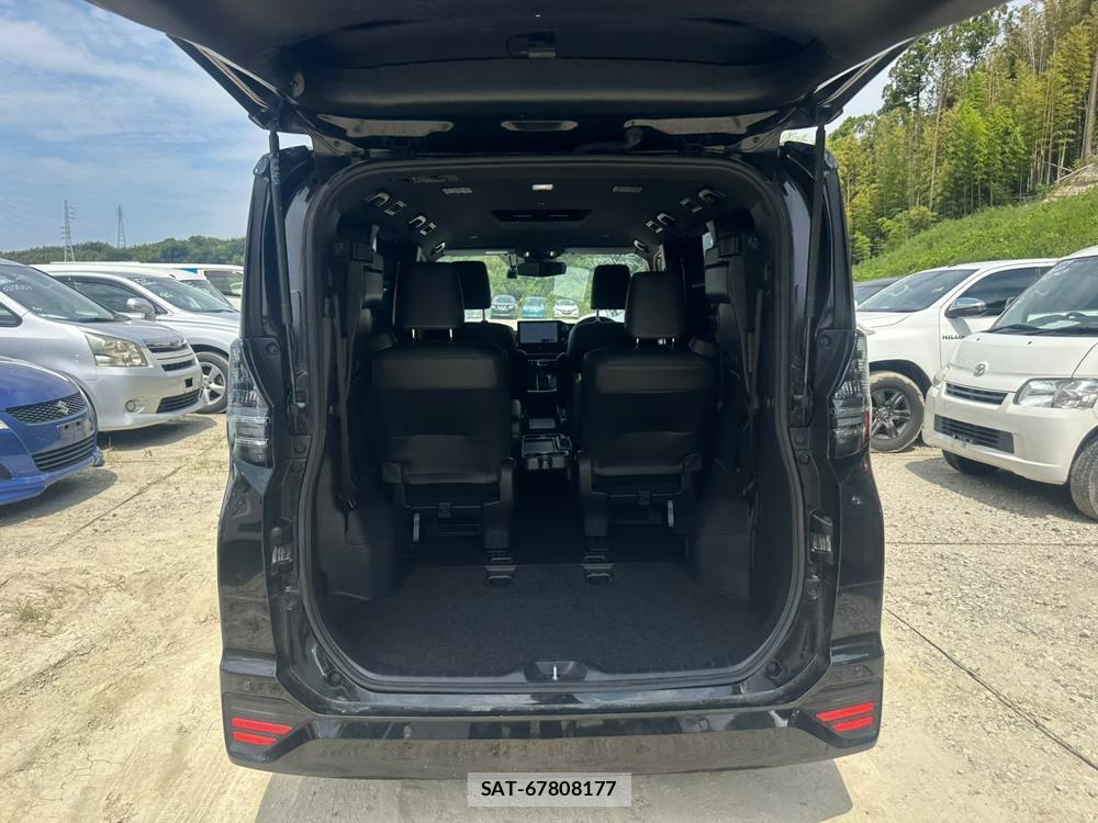 Toyota VOXY 2023 6820151-24