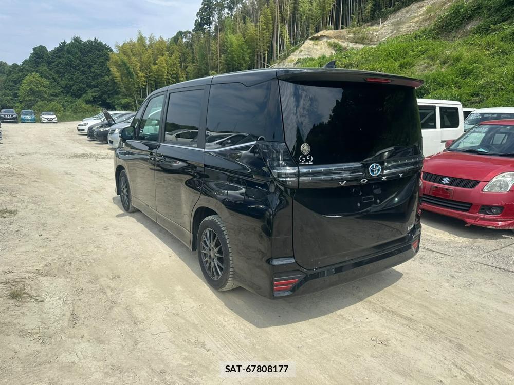 Toyota VOXY 2023 6820151-2