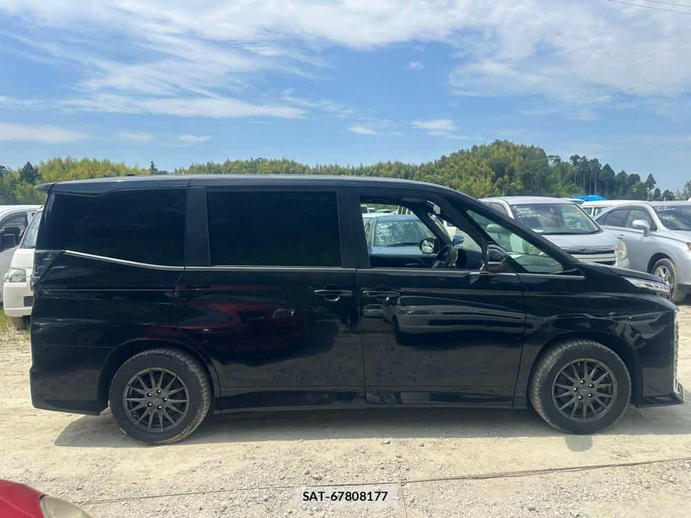 Toyota VOXY 2023 6820151-5