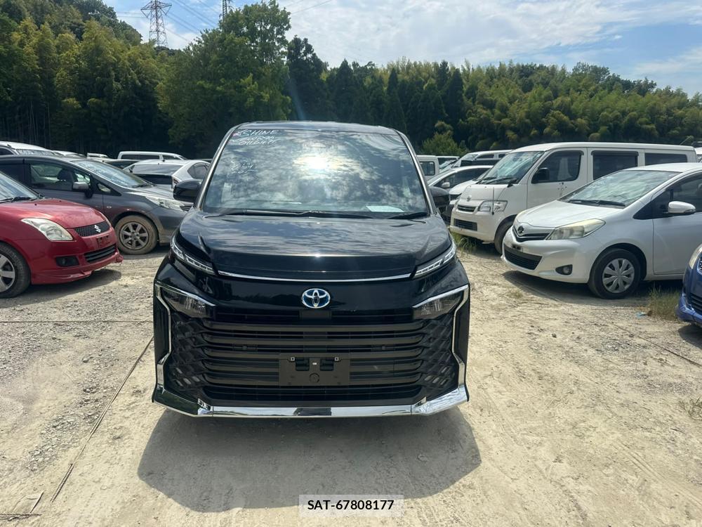 Toyota VOXY 2023 6820151-7