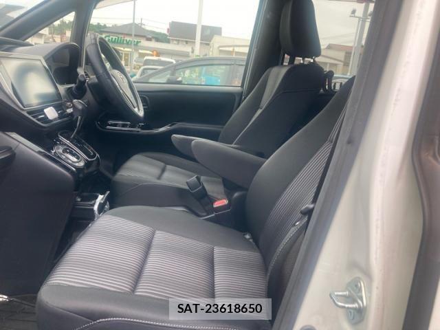 Toyota VOXY 2017-07 8076088-9