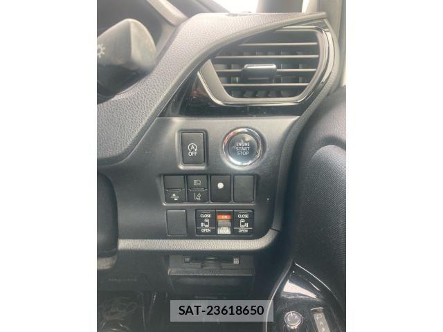 Toyota VOXY 2017-07 8076088-13