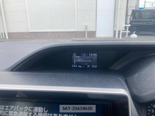 Toyota VOXY 2017-07 8076088-18