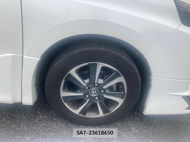 Toyota VOXY 2017-07 8076088-4