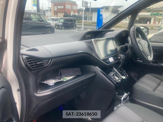 Toyota VOXY 2017-07 8076088-8
