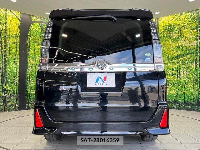 Toyota VOXY 2016-11 8076087-15