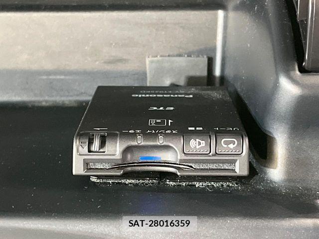 Toyota VOXY 2016-11 8076087-7