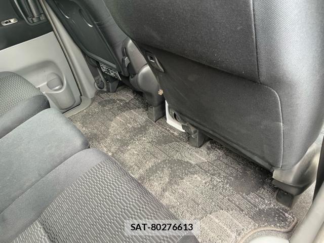 Toyota VOXY 2004-08 8076105-11