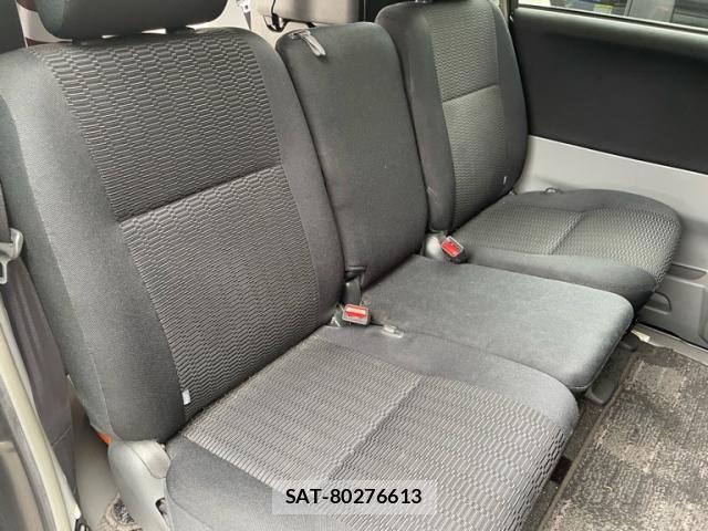 Toyota VOXY 2004-08 8076105-12