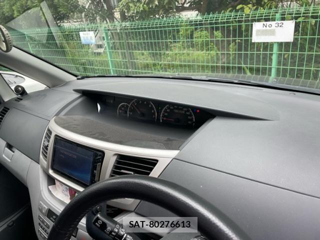 Toyota VOXY 2004-08 8076105-14