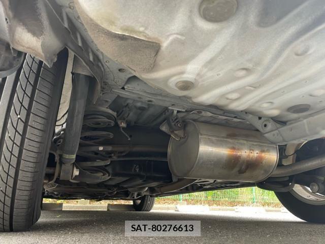 Toyota VOXY 2004-08 8076105-18