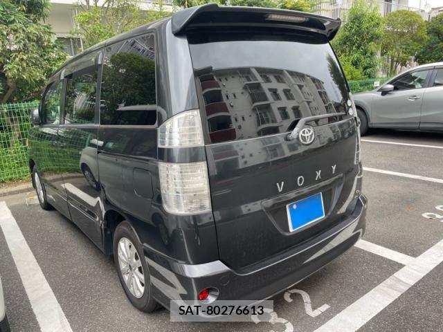 Toyota VOXY 2004-08 8076105-7