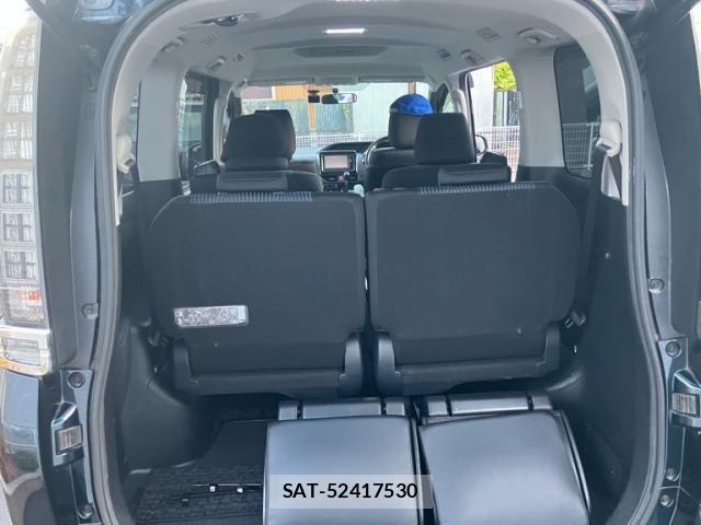 Toyota VOXY 2014-06 8076092-17