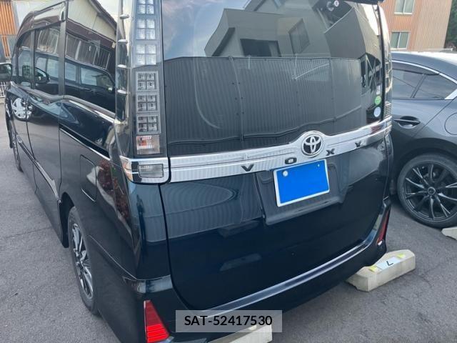 Toyota VOXY 2014-06 8076092-2